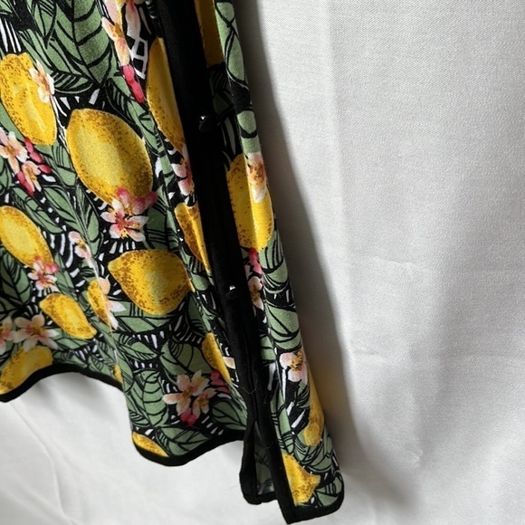 Lemons Summer Top - Picture 3 of 11